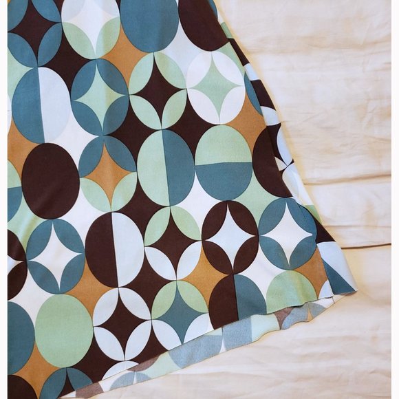 Geometric Asymmetrical Hem Dress - Picture 7 of 8